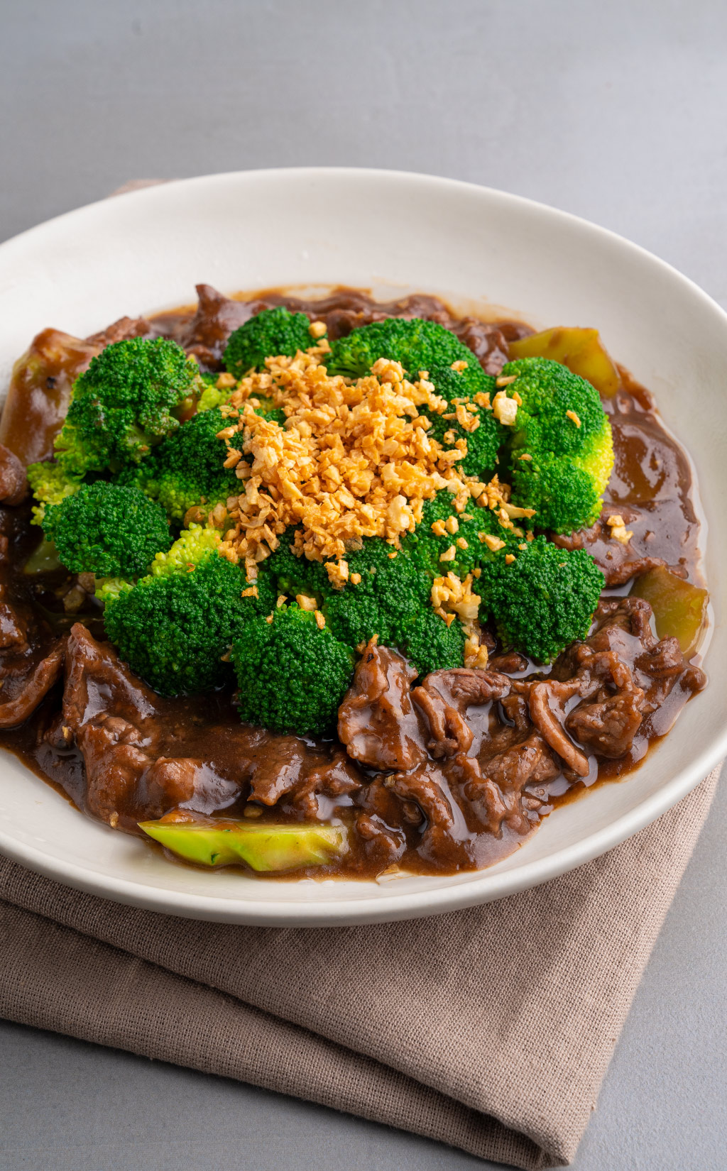 STIR-FRIED BEEF WITH BROCCOLI - Simpol